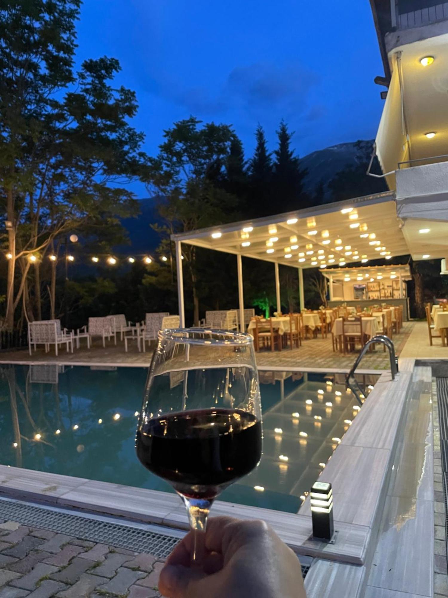 Hotel Aroma เปอร์เมต ภายนอก รูปภาพ